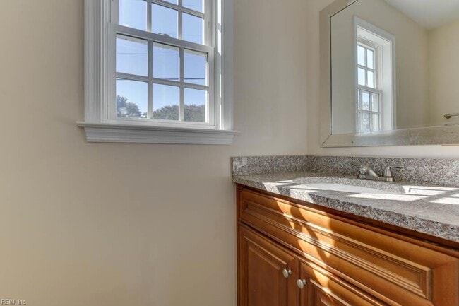 Building Photo - 2 Alden Ave