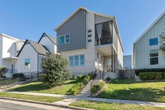 Building Photo - 6101 Florencia Ln