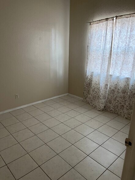 Building Photo - 11631 James Watt Dr
