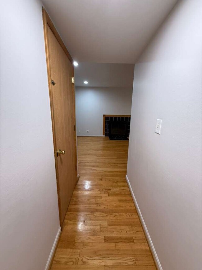 Building Photo - 1410 Whispering Springs Cir
