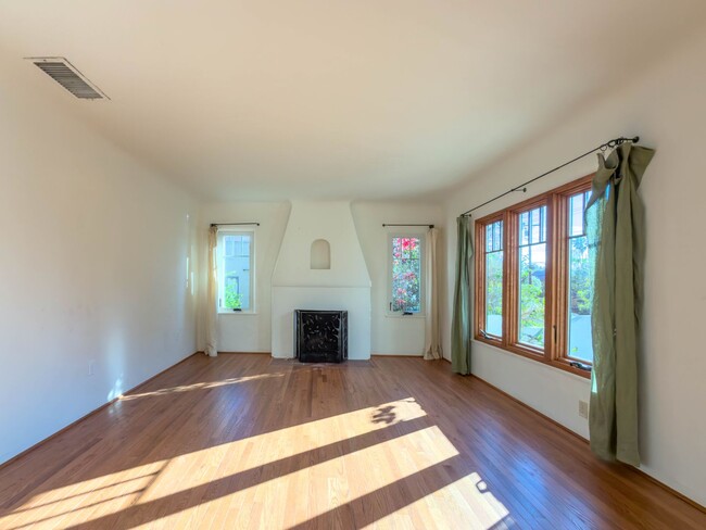 Building Photo - Pasadena Retreat w/ Private Backyard & Detached Garage