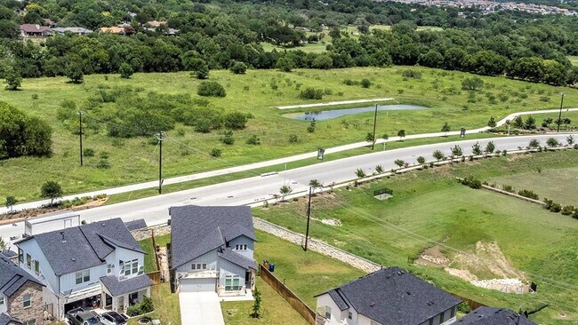 Building Photo - 2800 Sebring Cir