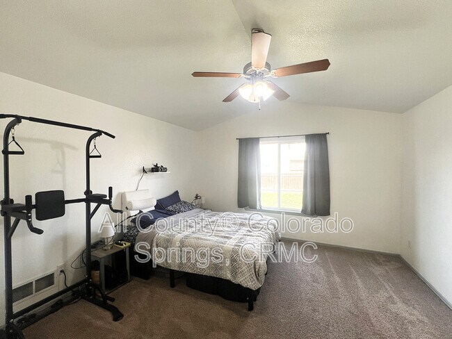Building Photo - 6168 Rocking Chair Ln