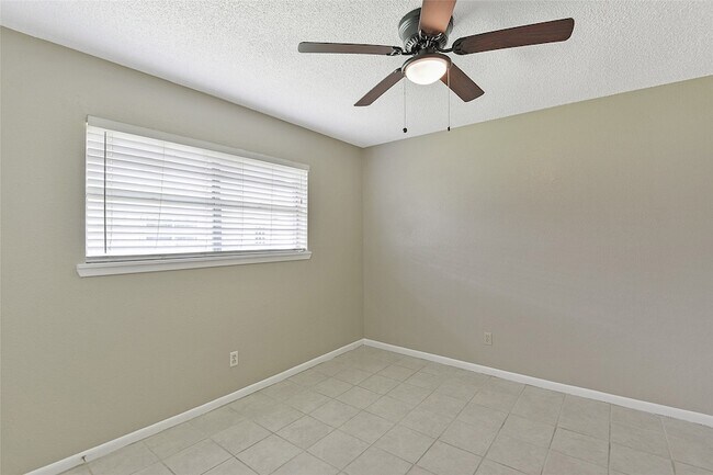 Building Photo - 4512 Avenue L
