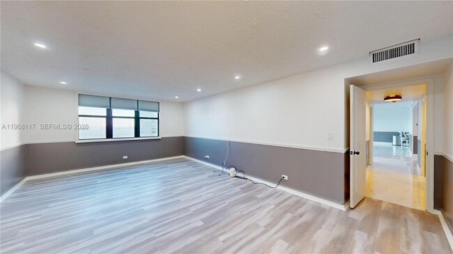 Building Photo - 1800 NE 114th St