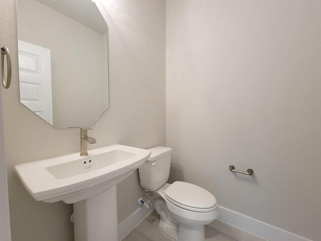 Building Photo - 23622 Iris Field Ct