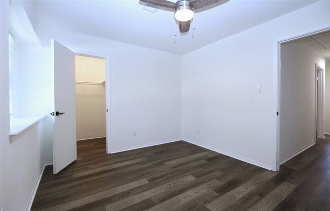 Building Photo - 16307 Morningshade Dr