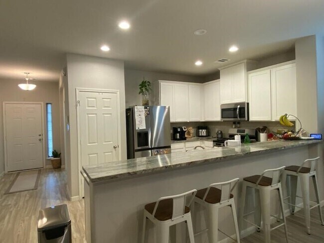 Building Photo - 953 Golden Willow Ln