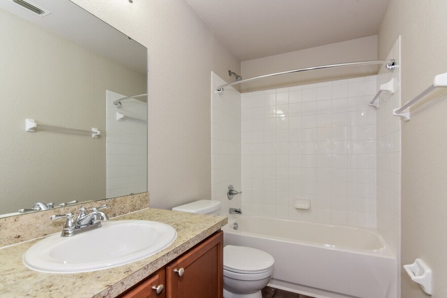 Building Photo - 34835 Redding Ln