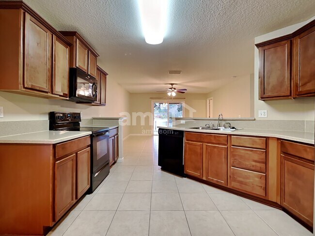 Building Photo - 72 Twin Lakes Drive