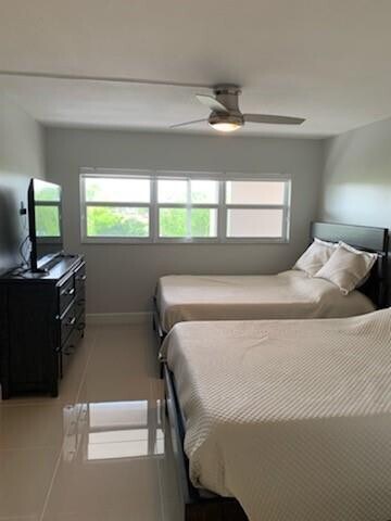 Building Photo - 2950 N Palm Aire Dr