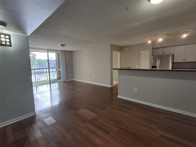 Building Photo - 4836 N State Rd 7