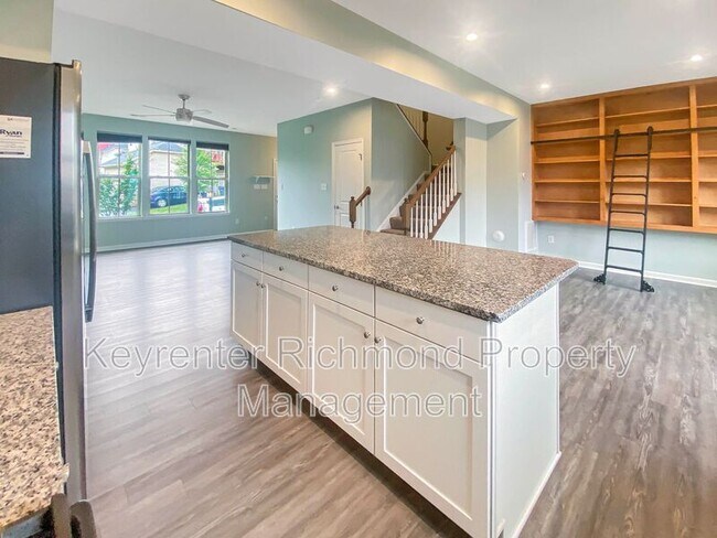Building Photo - 16512 Thornapple Aly