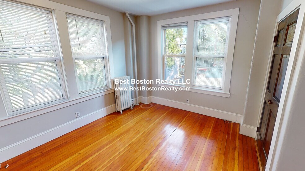 Building Photo - 5 Elmer St