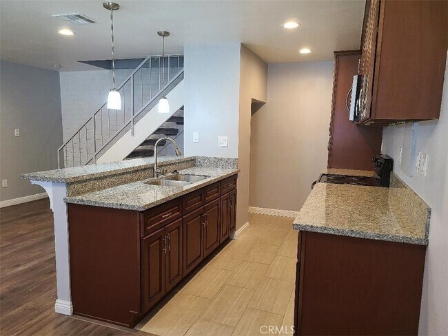 Building Photo - 139 Sinclair Ave