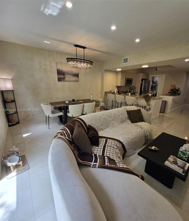 Building Photo - 5503 W Oak Wy