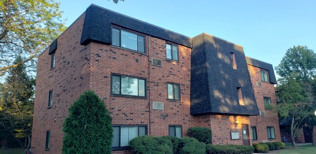 Primary Photo - 1851 S Morris Hill Dr