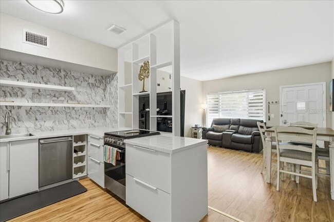 Building Photo - 2400 Franciscan Dr