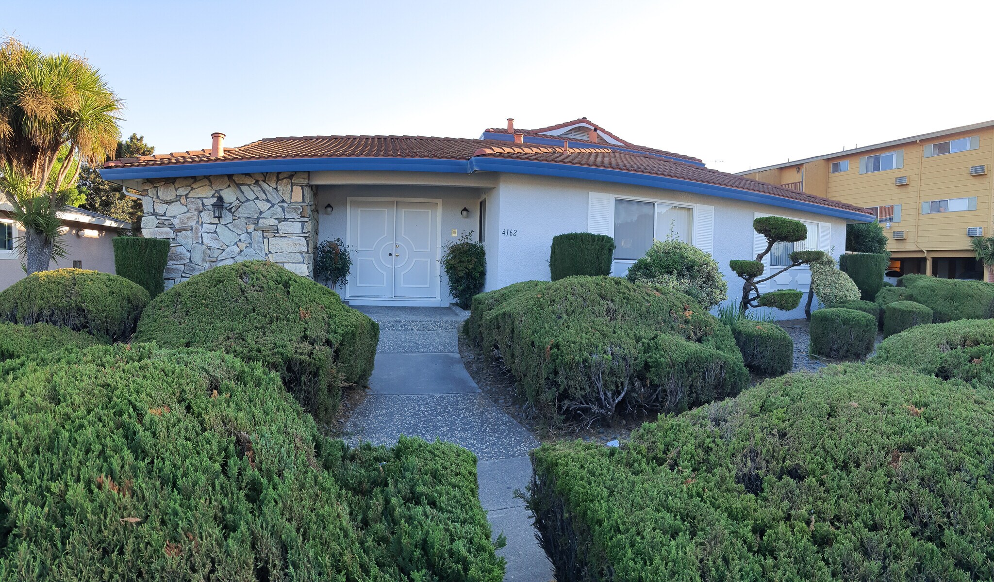 Building Photo - 4162 Hamilton Ave