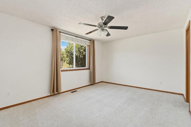 Building Photo - 4243 Pin Oak Dr