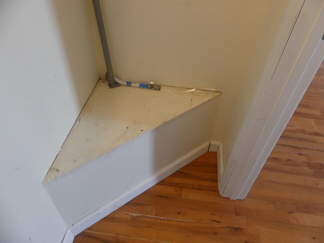 Building Photo - 1420 Menard St