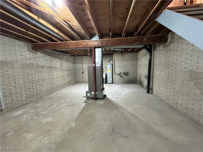 Building Photo - 131 Orchard Dr