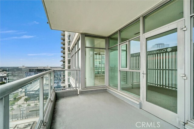Building Photo - 411 W Seaside Way