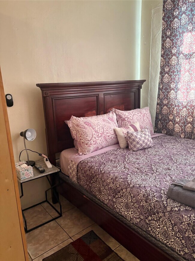 Building Photo - 17131 NW 32 Ct