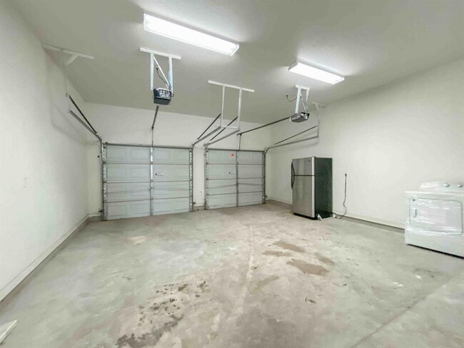 Building Photo - 609 W 37th St