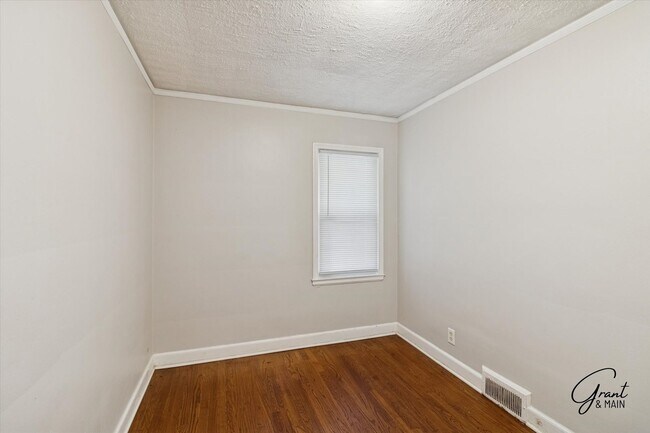 Building Photo - 10067 Grayton St