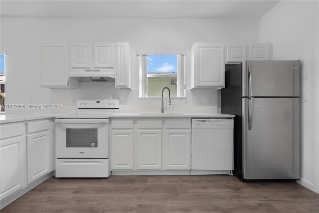 Building Photo - 5610 SW 43rd St