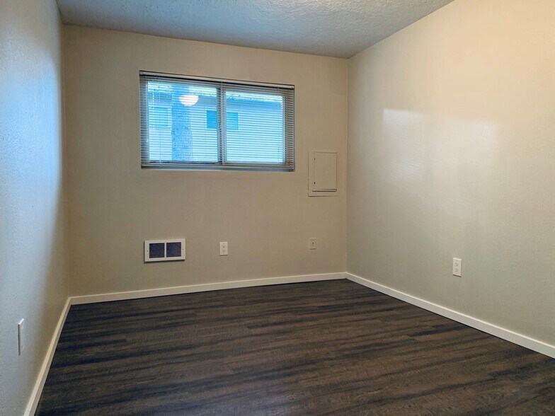 Building Photo - 12626 NE 118th St, Apt 2