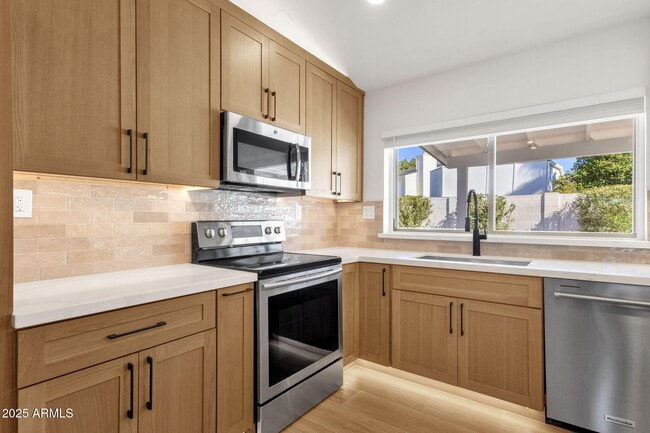 Building Photo - 14421 N 45th St