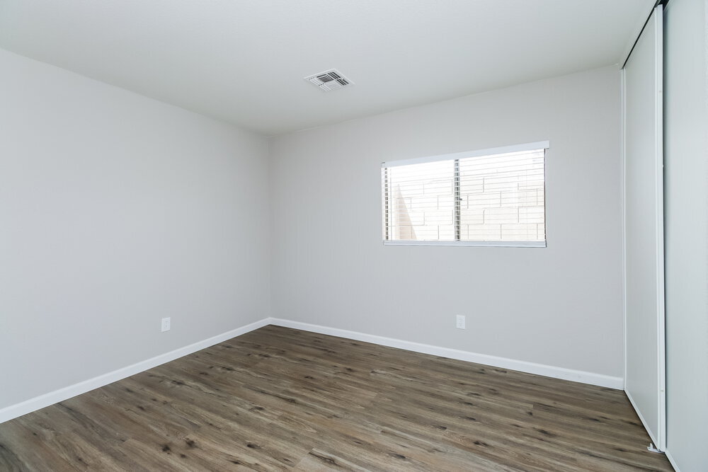 Building Photo - 3241 S Chaparral Rd