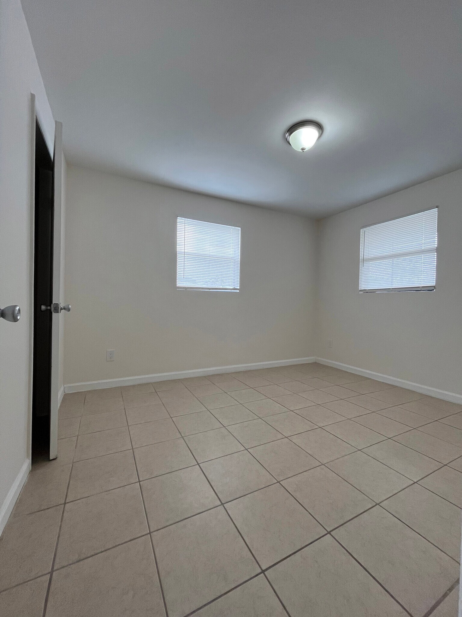 Building Photo - 1610 N 25th St