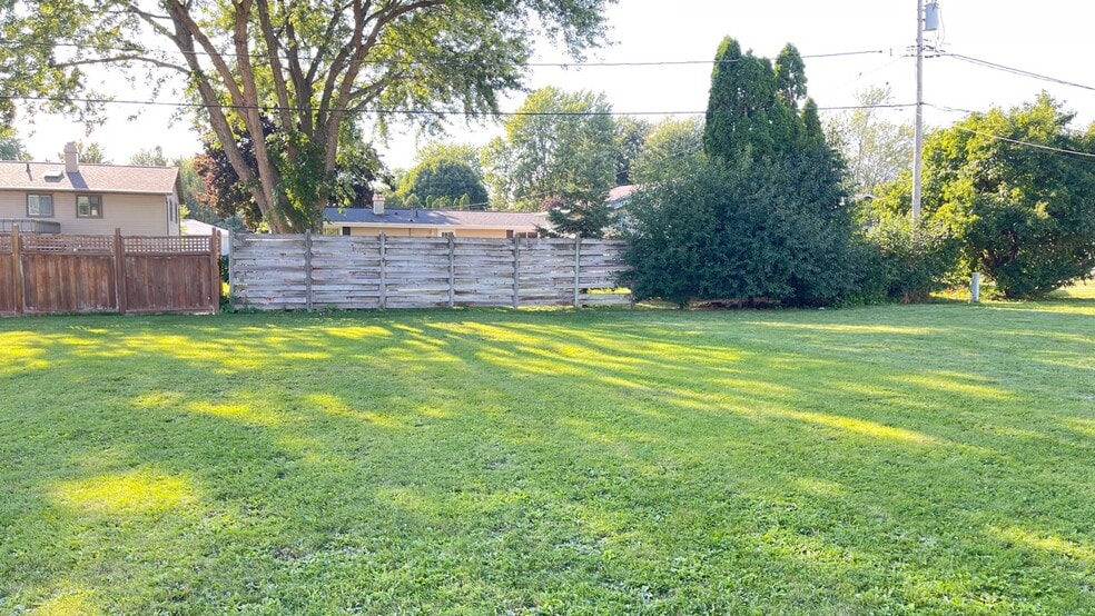 Backyard - 1279 Meadow Ln