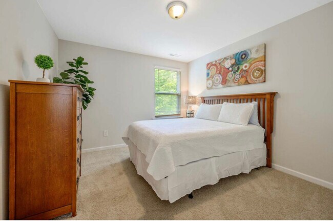 Building Photo - 155 Rossell Park Cir