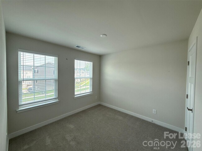 Building Photo - 422 Serenity Cir