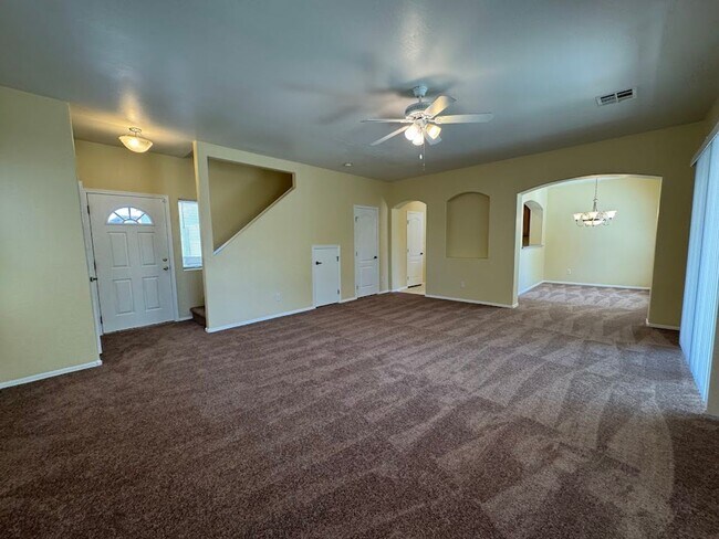 Building Photo - MOVE-IN SPECIAL! $400 OFF MOVE-IN – BEAUTIFULLY UPDATED 3 BEDROOM + OFFICE HOME IN GLENDALE!