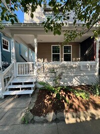Building Photo - 2015 Greenup St