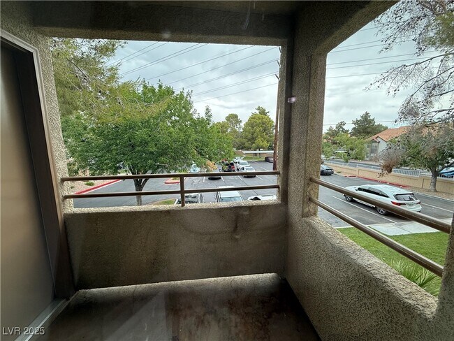 Building Photo - 3145 E Flamingo Rd