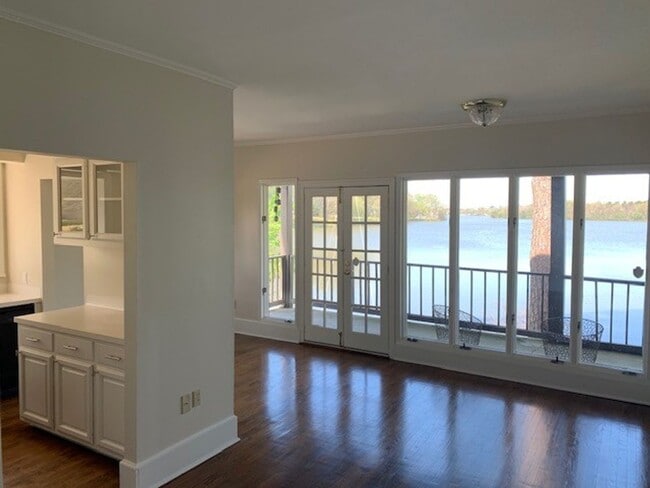 Building Photo - Stanford Point Condo