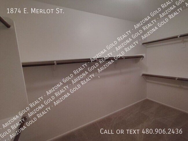 Building Photo - 1874 E Merlot St