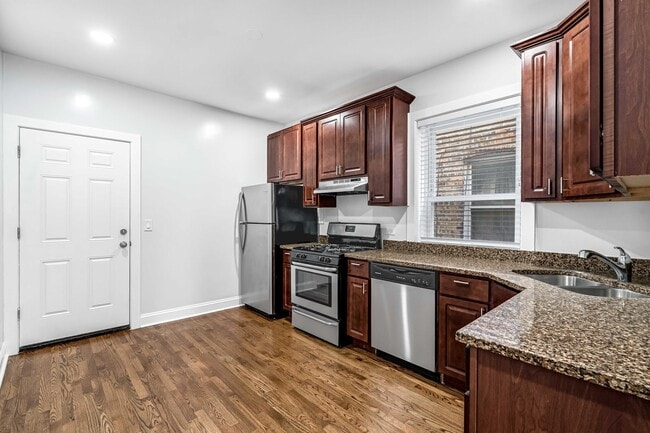 Building Photo - 1837 N Mason Ave