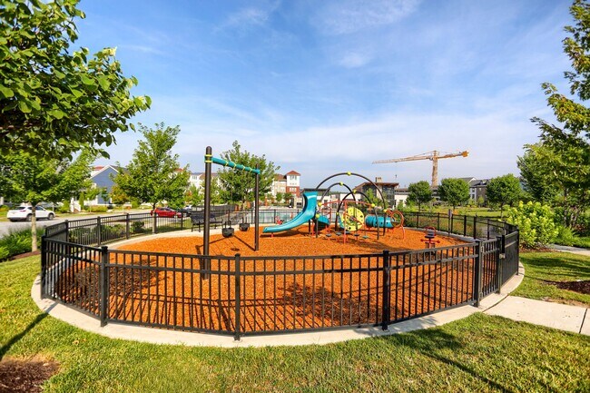 Building Photo - 6407 Falconwood St