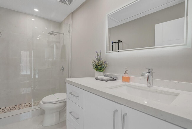 Building Photo - 1329 Periwinkle Pl