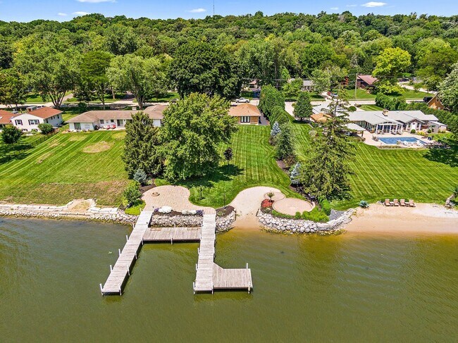 Building Photo - 1037 N Harrison St