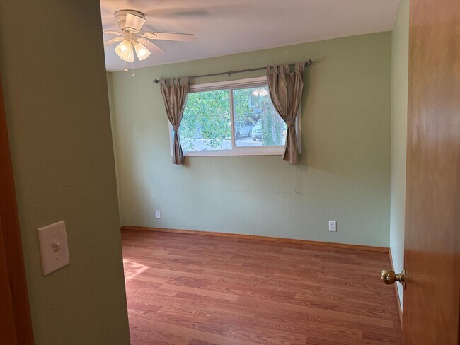 Building Photo - 1416 Scenic Dr