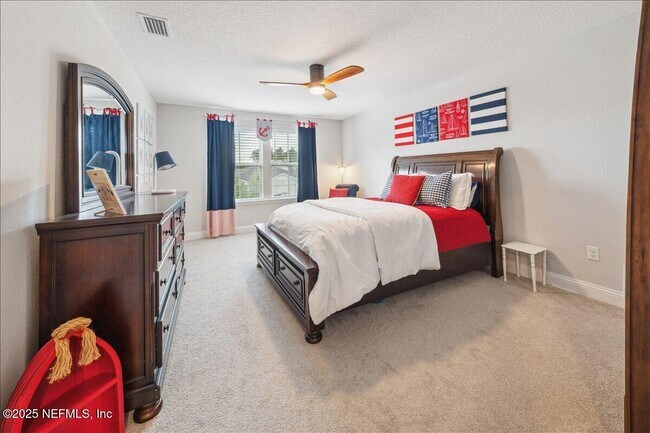 Building Photo - 552 Meadow Creek Dr