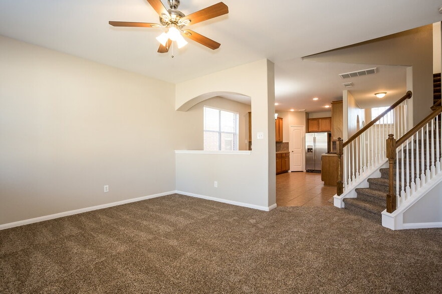 Building Photo - 6015 Starbrook Creek Dr